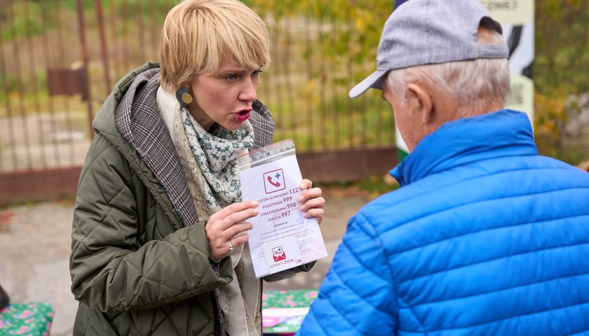 SILVERBUS - mobilny punkt informacyjny dla seniorów na wrocławskich osiedlach