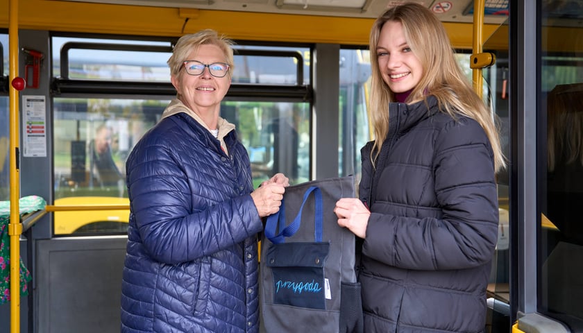 SILVERBUS - mobilny punkt informacyjny dla seniorów na wrocławskich osiedlach