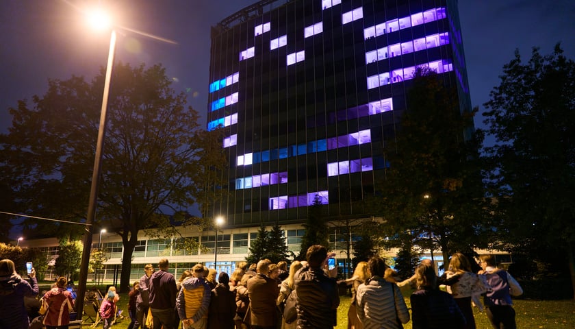 Widowiskowy pokaz świetlny na oknach akademika - 17.10.2026 r.