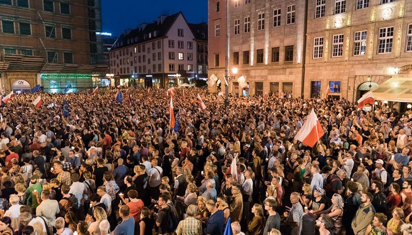 Wrocławianie protestują. Żądają niezależnych sądów