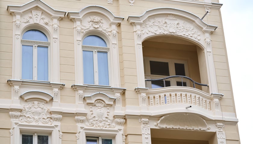 Kamienica przy ulicy Wysokiej 4 tuż przed zakończeniem remontu