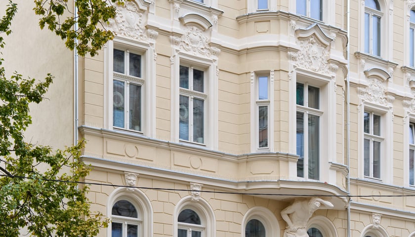Kamienica przy ulicy Wysokiej 4 tuż przed zakończeniem remontu