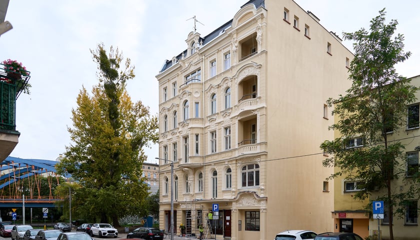Kamienica przy ulicy Wysokiej 4 tuż przed zakończeniem remontu