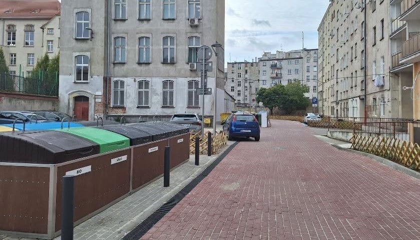 Wyremontowane podwórko w kwartale ulic Prusa, Poniatowskiego, Oleśnickiej i Żeromskiego