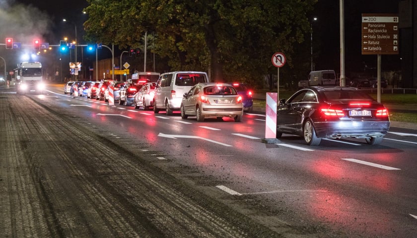 Nocne prace na ulicy Krzywoustego. Zdjęcie z poniedziałku 19 października
