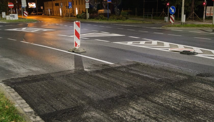 Nocne prace na ulicy Krzywoustego. Zdjęcie z poniedziałku 19 października