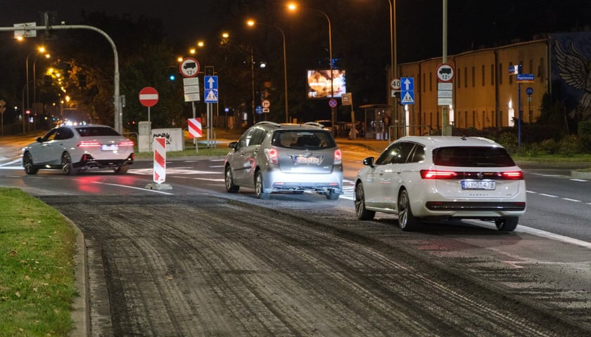 Nocne prace na ulicy Krzywoustego. Zdjęcie z poniedziałku 19 października