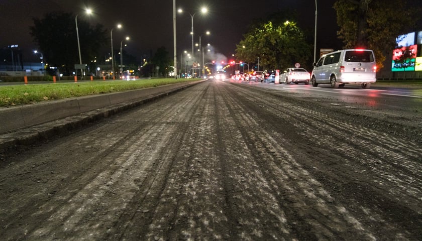 Nocne prace na ulicy Krzywoustego. Zdjęcie z poniedziałku 19 października