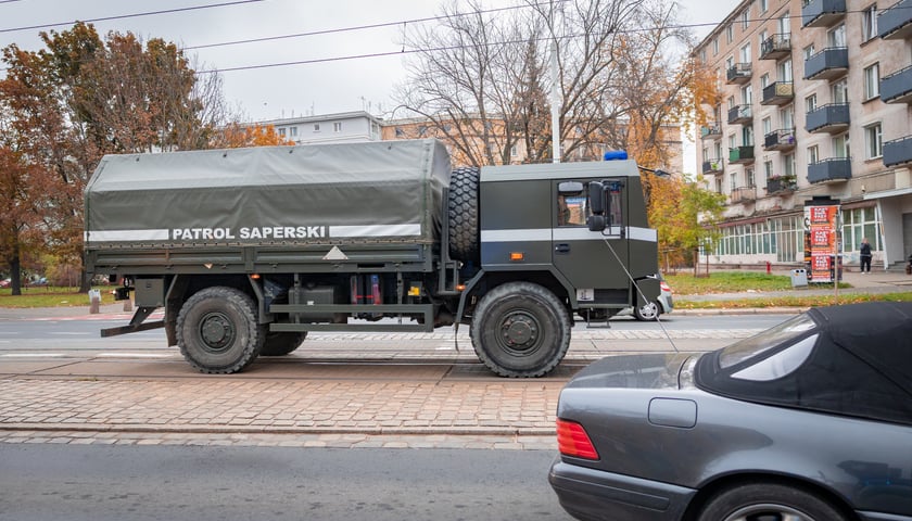Pojazd patrolu saperskiego z niewybuchem, 20.10
