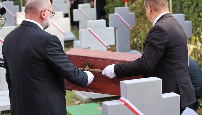 Pogrzeb 49 ofiar reżimu komunistycznego na Cmentarzu Osobowickim we Wrocławiu, 21.10.2026 r.