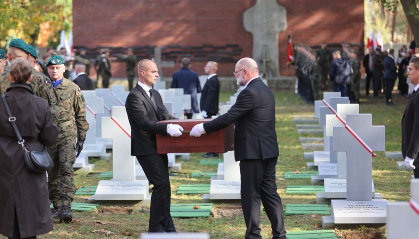 Pogrzeb 49 ofiar reżimu komunistycznego na Cmentarzu Osobowickim we Wrocławiu, 21.10.2026 r.