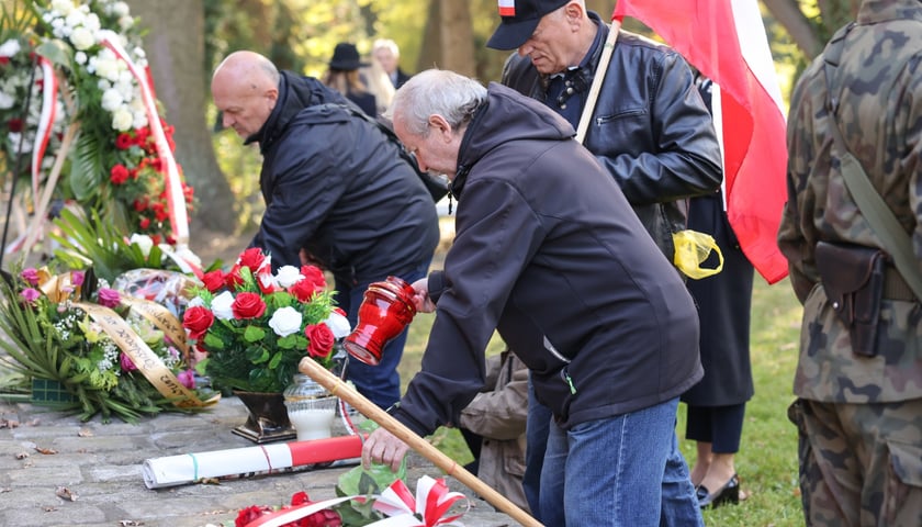 Pogrzeb 49 ofiar reżimu komunistycznego na Cmentarzu Osobowickim we Wrocławiu, 21.10.2026 r.
