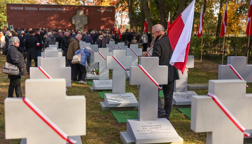 Pogrzeb 49 ofiar reżimu komunistycznego na Cmentarzu Osobowickim we Wrocławiu, 21.10.2026 r.