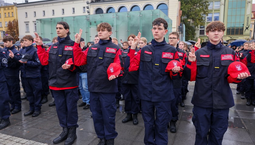 Ślubowanie i defilada kadetów Liceum Służb Mundurowych na Placu Wolności, 22.10.2026 r.