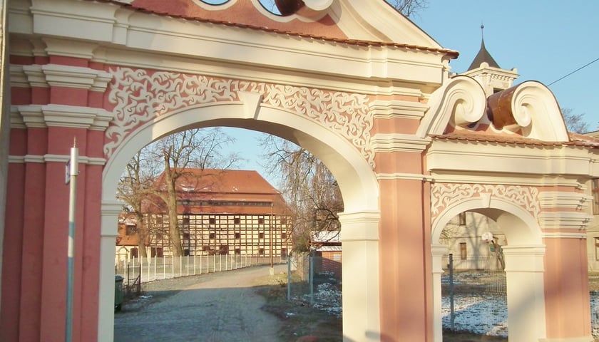 Brama w Galowicach