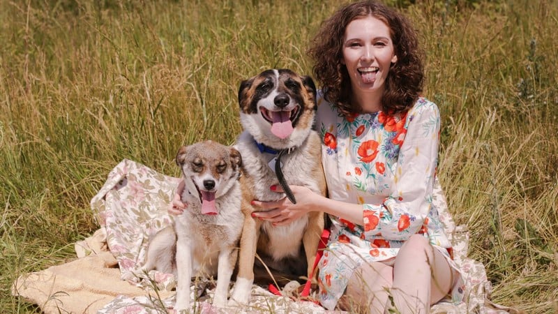 Akcja #zeschronudodomu – modelki promują adopcję psów