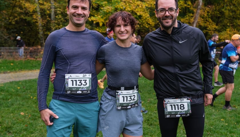 Uczestnicy biegu CITY TRAIL w Lesie Osobowickim. Wrocław, 24.10.2026.
