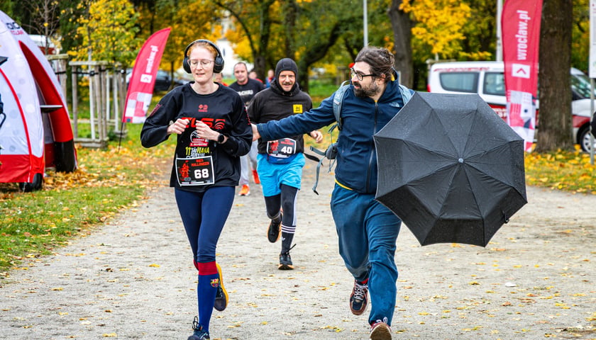 Park Skowroni opanowały duchy, czarownice, wampiry i całe rodziny w pomysłowych przebraniach