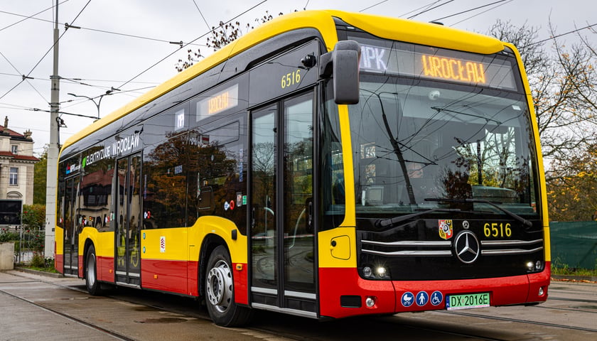 Konferncja o wsp&oacute;lnej kampanii MPK Wrocław z DCOPiH w Zajezdni Borek, 28 października 2026