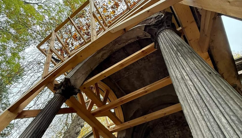 Na cmentarzu żydowskim ZIM odpowiadał za zreperowanie ogrodzenia, a także zabezpieczenie monumentalnych grobowców przylegających do ogrodzenia