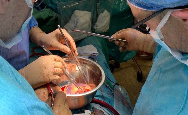 Wyjątkowy zabieg w szpitalu klinicznym: autotransplantacja serca