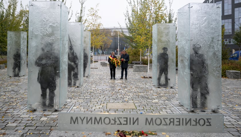 Złożenie kwiatów pod pomnikiem Żołnierzy Niezłomnych - 30.10.2026 r.