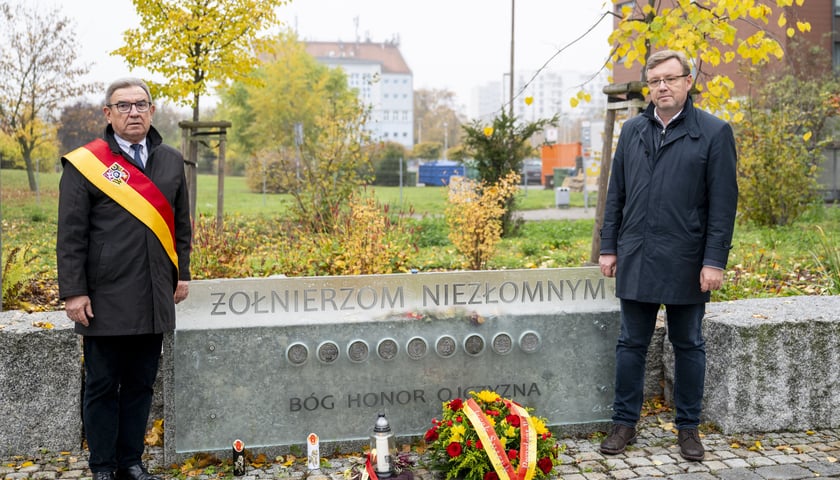 Złożenie kwiatów pod pomnikiem Żołnierzy Niezłomnych - 30.10.2026 r.