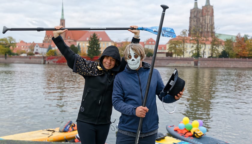 "SUPowisko Grozy" przepłynęło przez Wrocław w Halloween