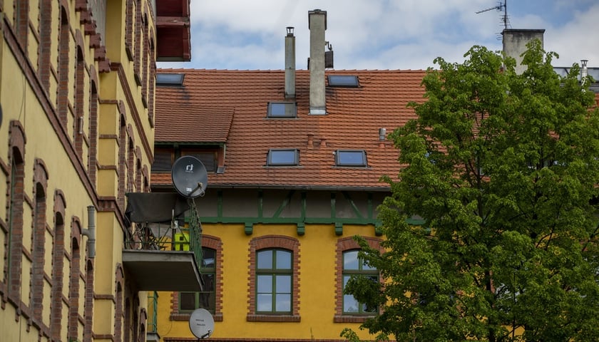 Wymienią stare dachy w 11 miejskich budynkach