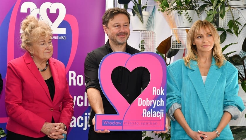 Na zdjęciu Walentyna Wnuk, Andrzej Piaseczny, Ania Wyszkoni