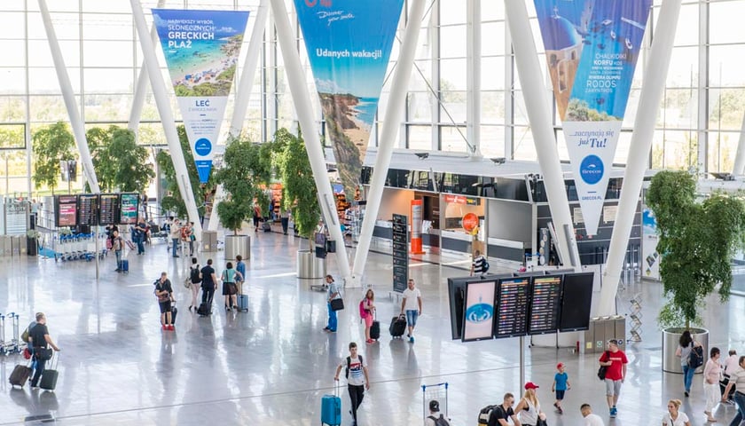 Ponad 2,4 mln pasażerów w rok – nowy rekord lotniska
