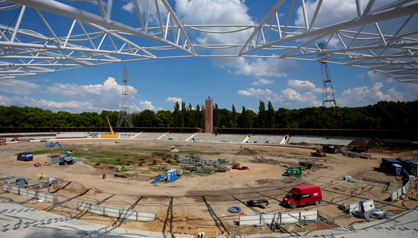 Stadion Olimpijski czeka na membranę [ZDJĘCIA, WIDEO]