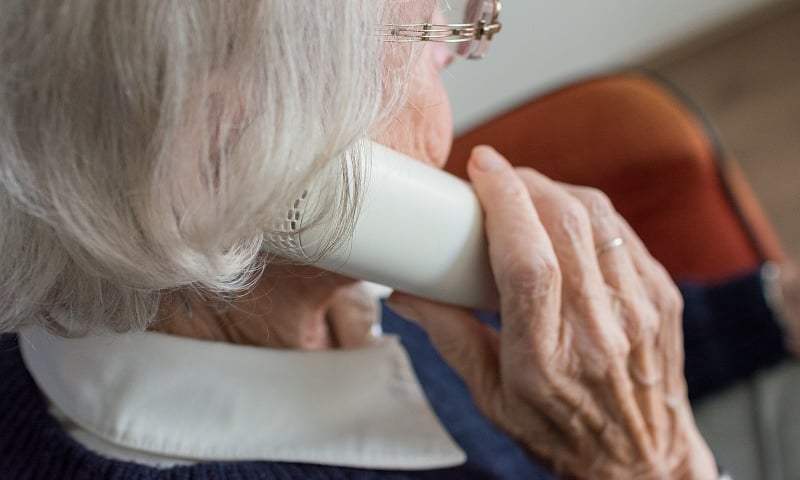 Seniorze! Wykiwaj oszusta, bo to wcale nie jest takie trudne