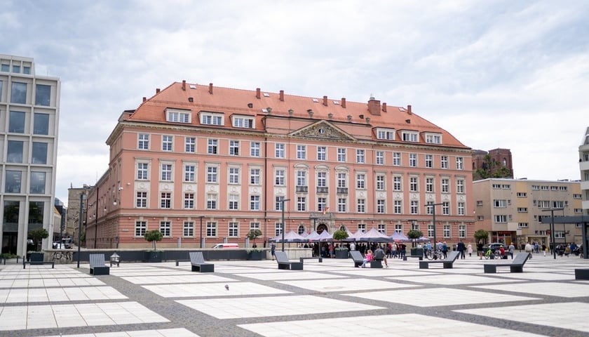 budynek Urzędu Miejskiego przy pl. Nowy Targ