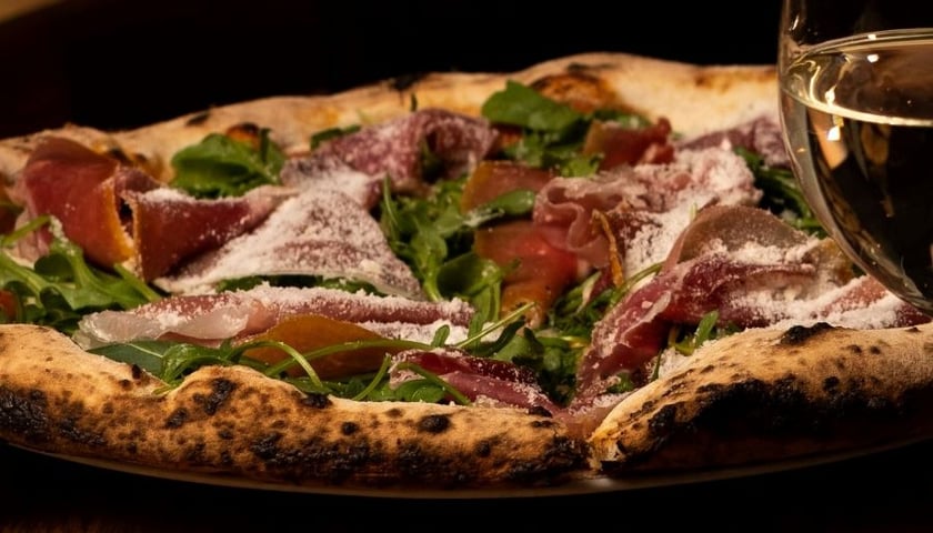 Wyśmienita pizza czeka przy pl. Teatralnym 1