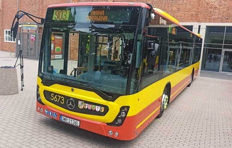 autobus aglomeracyjny do  Żurawiny