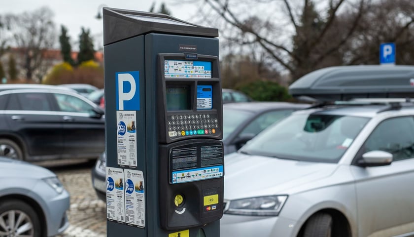 miejsca parkingowe, zdjęcie ilustracyjne