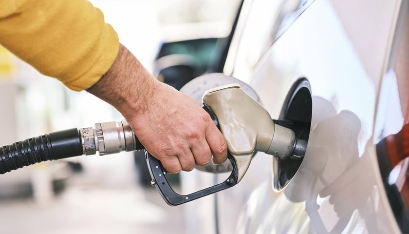 Specjaliści twierdzą, że za benzynę, ropę i gaz do aut będziemy płacili coraz więcej