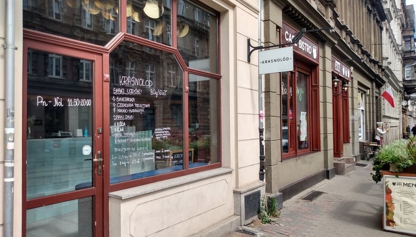 Sieć lodziarni Krasnolód to uznana marka na wrocławskim rynku lodów. Serwuje je w wielu miejscach miasta.