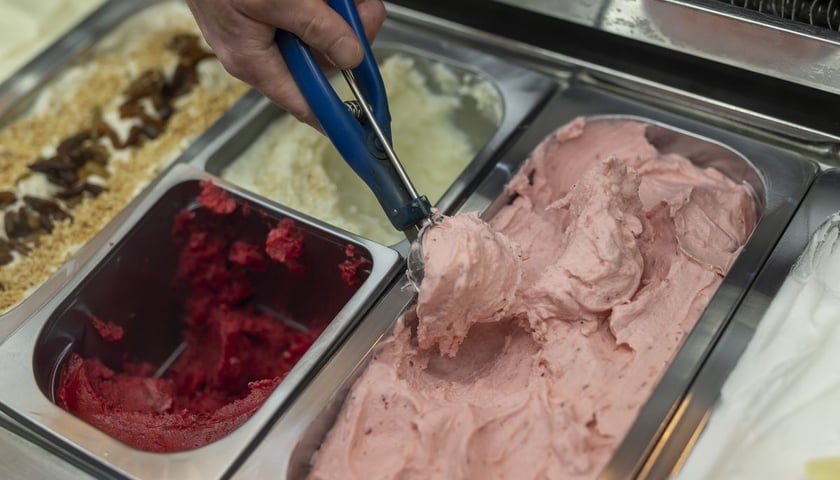 W lodziarni Polish Lody serwują wiele znakomitych lodów.