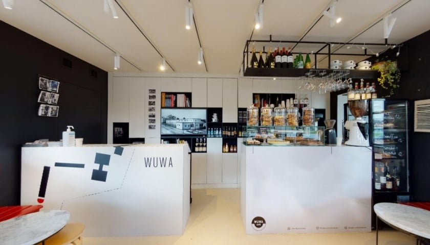 Wnętrze kawiarenki WuWa Cafe