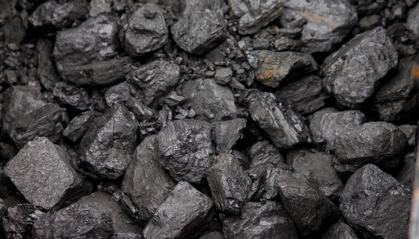 Węgiel kamienny będzie sprzedawany po cenie nie wyższej niż 996,60 zł brutto za tonę