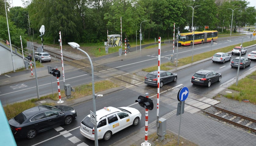 Problemy z rogatkami na trasie z Wrocławia do Świdnicy pojawiły się od razu po uruchomieniu tego połączenia.