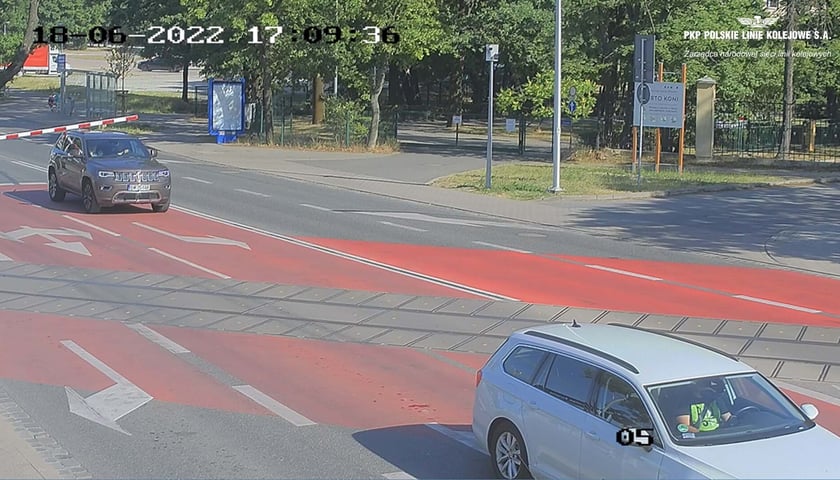 Choć linia kolejowa z Wrocławia do Świdnicy została otwarta 12 czerwca, kierowcy już ponad 20 razy doprowadzili do awarii rogatek