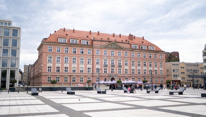 Budynek Urzędu Miejskiego przy pl. Nowy Targ