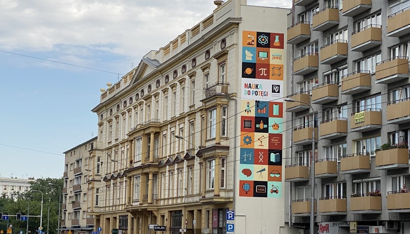 Mural Politechniki Wrocławskiej przy ul. Kołłątaja 31
