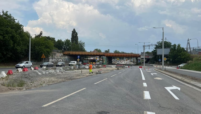 Zmiany w organizacji ruchu to efekt postępu prac związanych z budową trasy autobusowo-tramwajowej