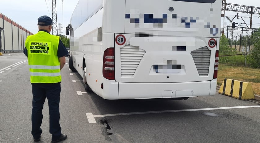 Oto jeden z autobusów we Wrocławiu, który nie przeszedł kontroli w te wakacje