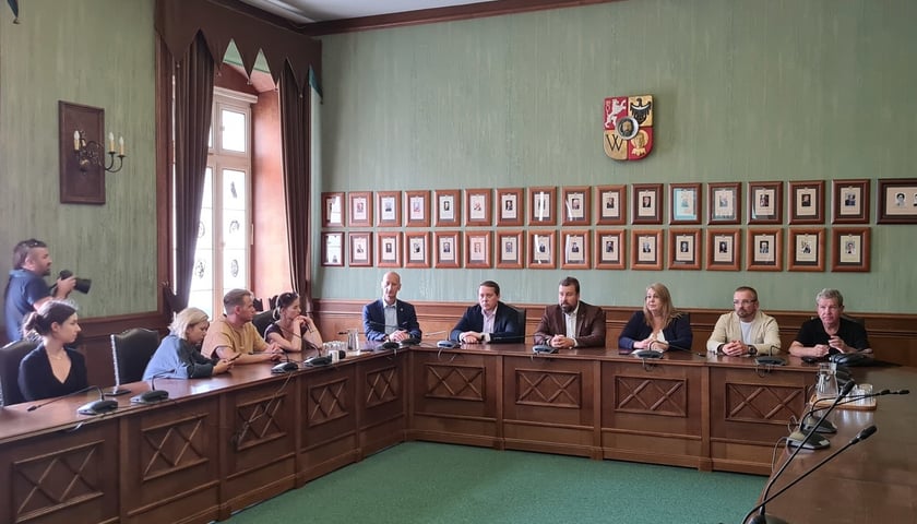Przedstawiciele Klubu Radnych Forum Jacka Sutryka – Wrocław Wspólna Sprawa mówili o projekcie przystąpienia do sporządzenia miejscowego planu zagospodarowania przestrzennego dla zespołu terenów olimpijskich