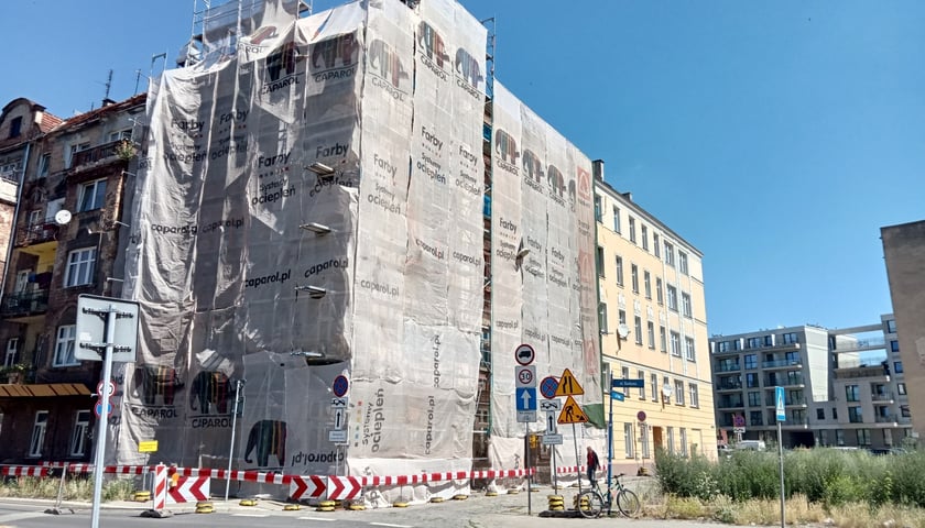 Prace nad remontem kamienicy przy ul. Ptasiej zostaną ukończone w 2022 roku
